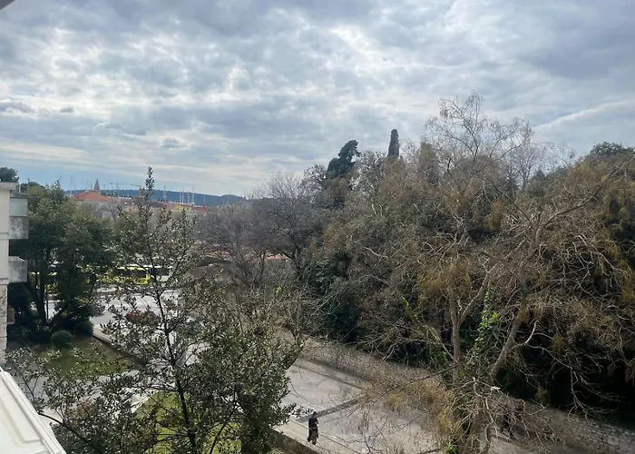 Διαμέρισμα Luni Boutique Heights Old Town 2min Τρογκίρ