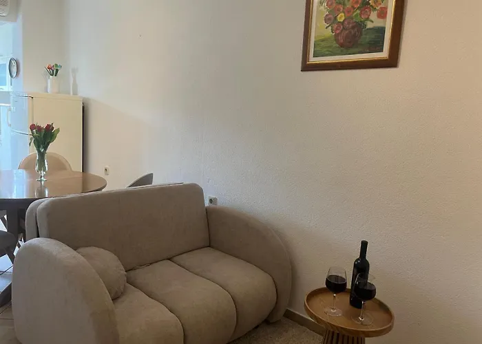 Luni Boutique Heights Old Town 2min *