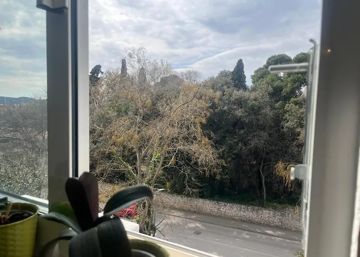 Luni Boutique Heights Old Town 2min